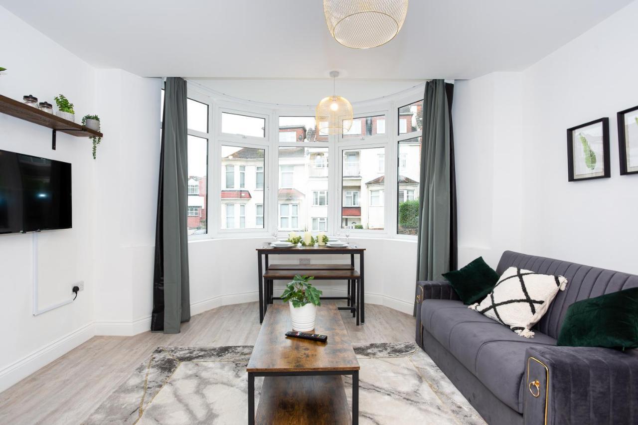 The Old Station Apartments By Sorted Stay Southend-on-Sea Exteriör bild