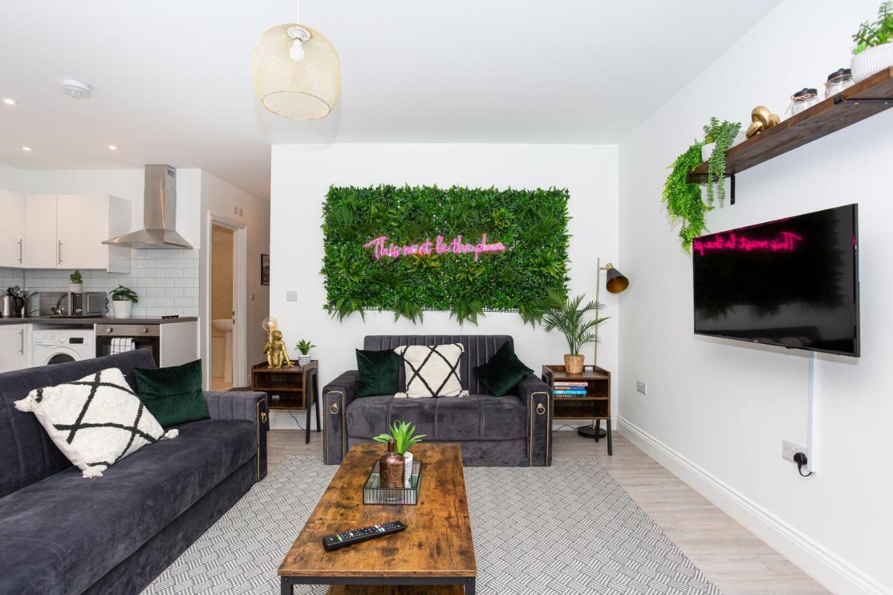 The Old Station Apartments By Sorted Stay Southend-on-Sea Exteriör bild