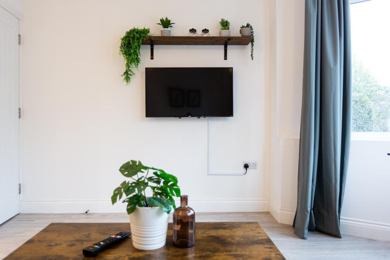 The Old Station Apartments By Sorted Stay Southend-on-Sea Exteriör bild