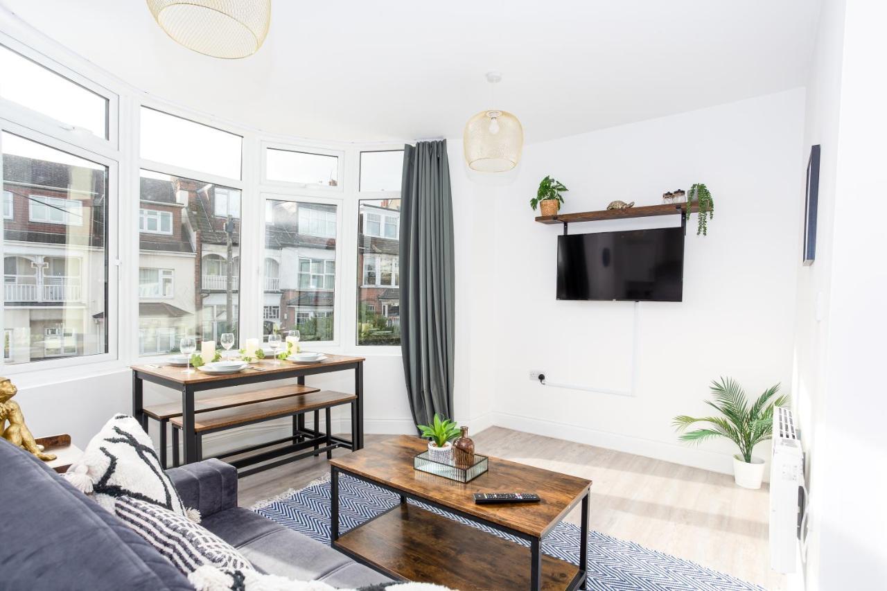 The Old Station Apartments By Sorted Stay Southend-on-Sea Exteriör bild