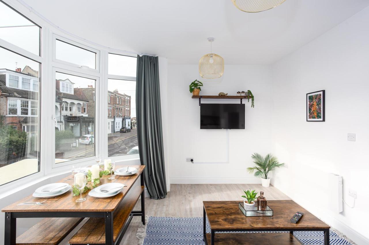 The Old Station Apartments By Sorted Stay Southend-on-Sea Exteriör bild