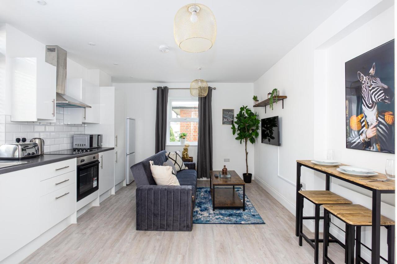 The Old Station Apartments By Sorted Stay Southend-on-Sea Exteriör bild