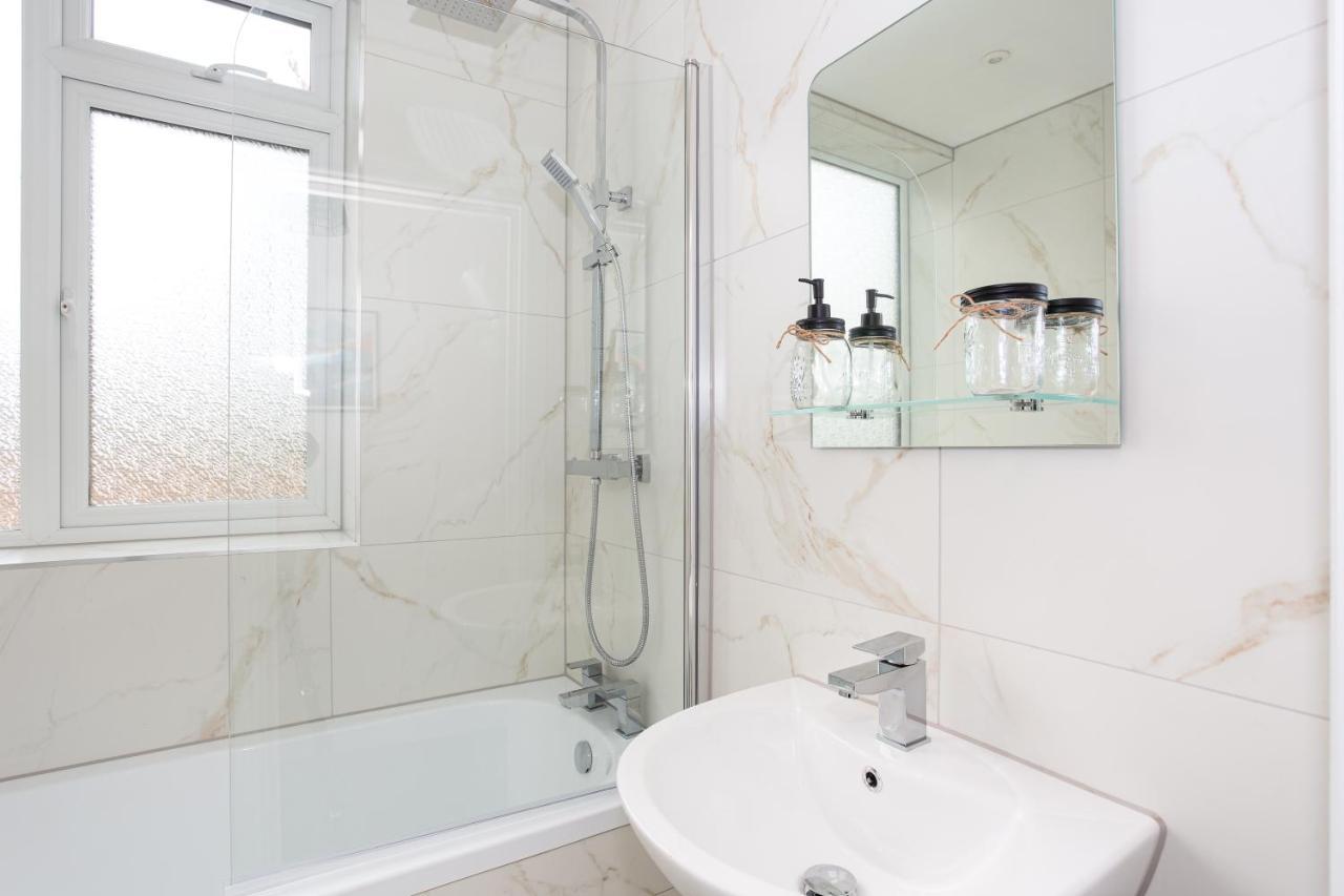 The Old Station Apartments By Sorted Stay Southend-on-Sea Exteriör bild